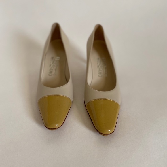 Ferragamo Women's Shoes (Pumps) - Picture 1 of 6